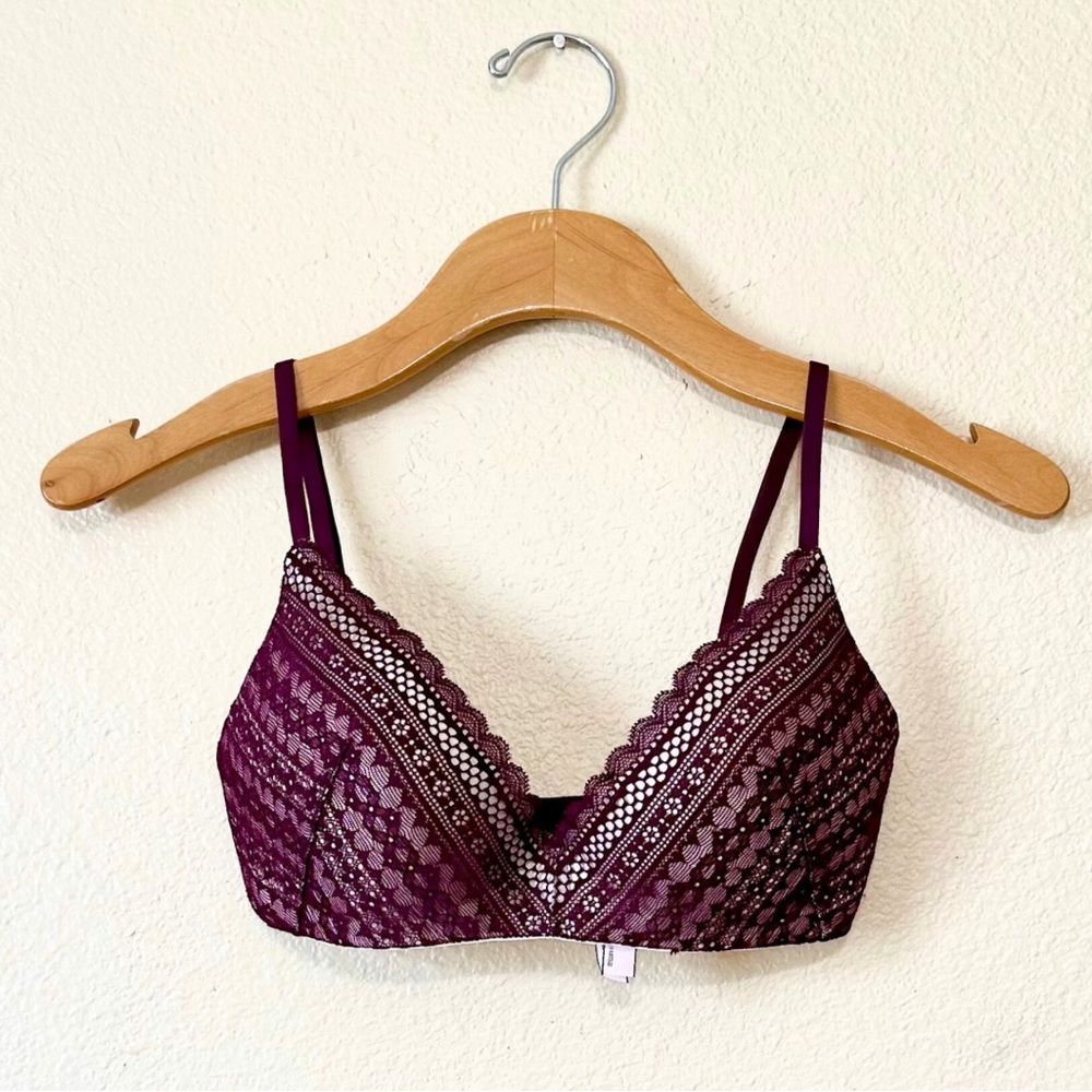 Victoria’s Secret Wireless Bra - Size 32D, Burgundy Red - Like New